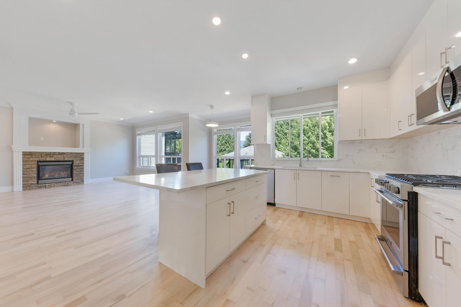 Listing Image 9