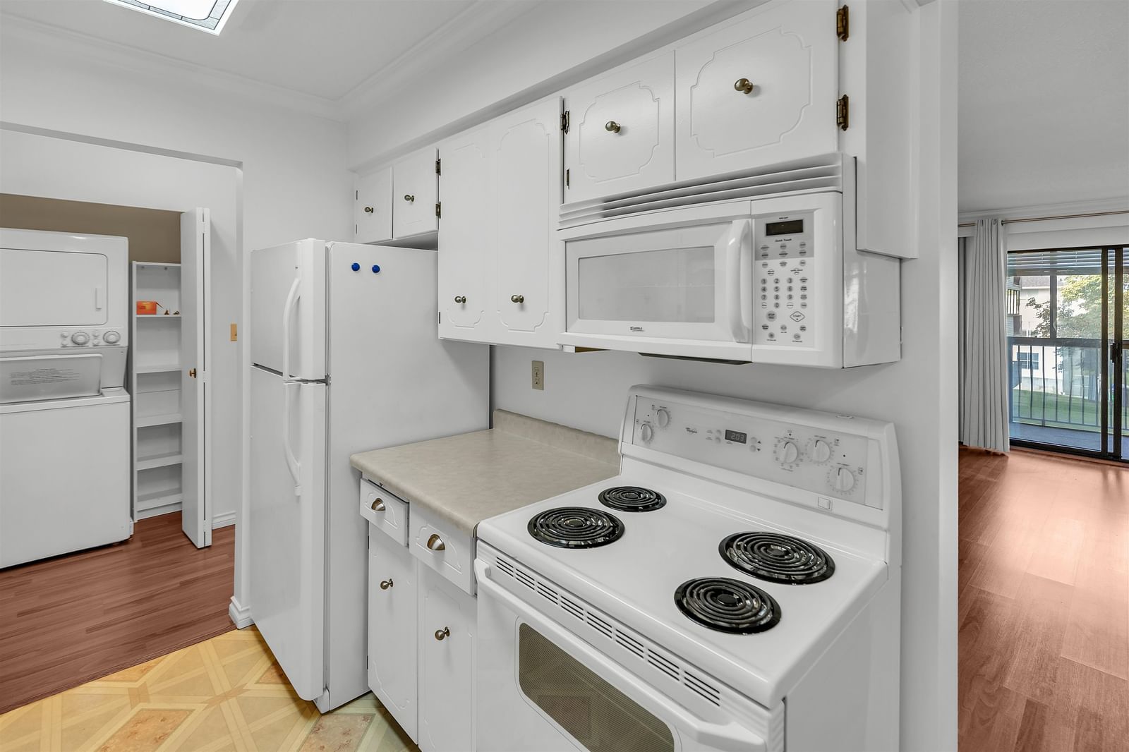 Listing Image 9