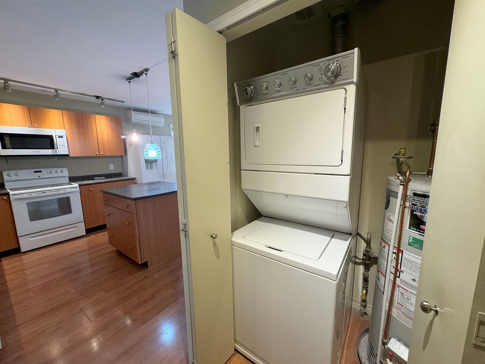 Listing Image 16