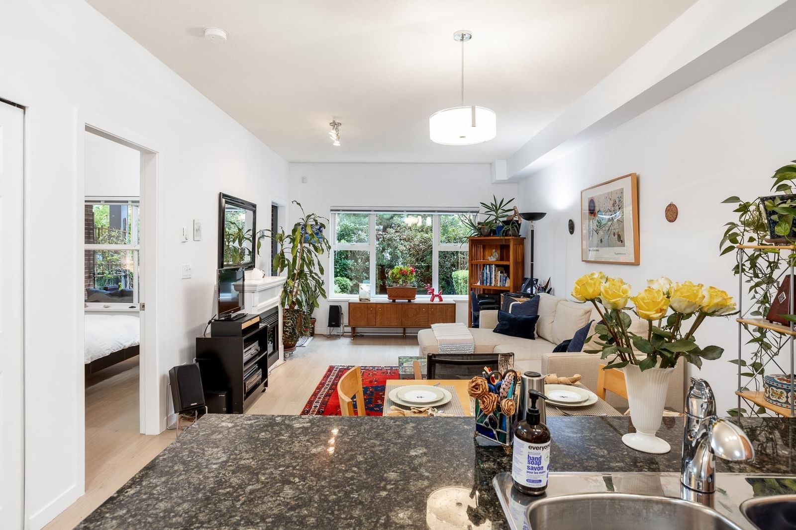 Listing Image 19