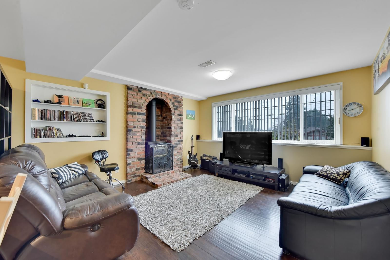 Listing Image 19