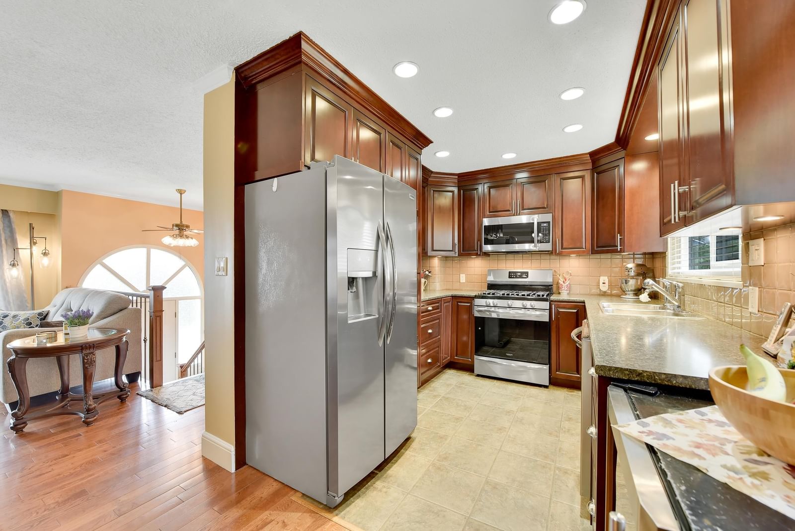 Listing Image 9