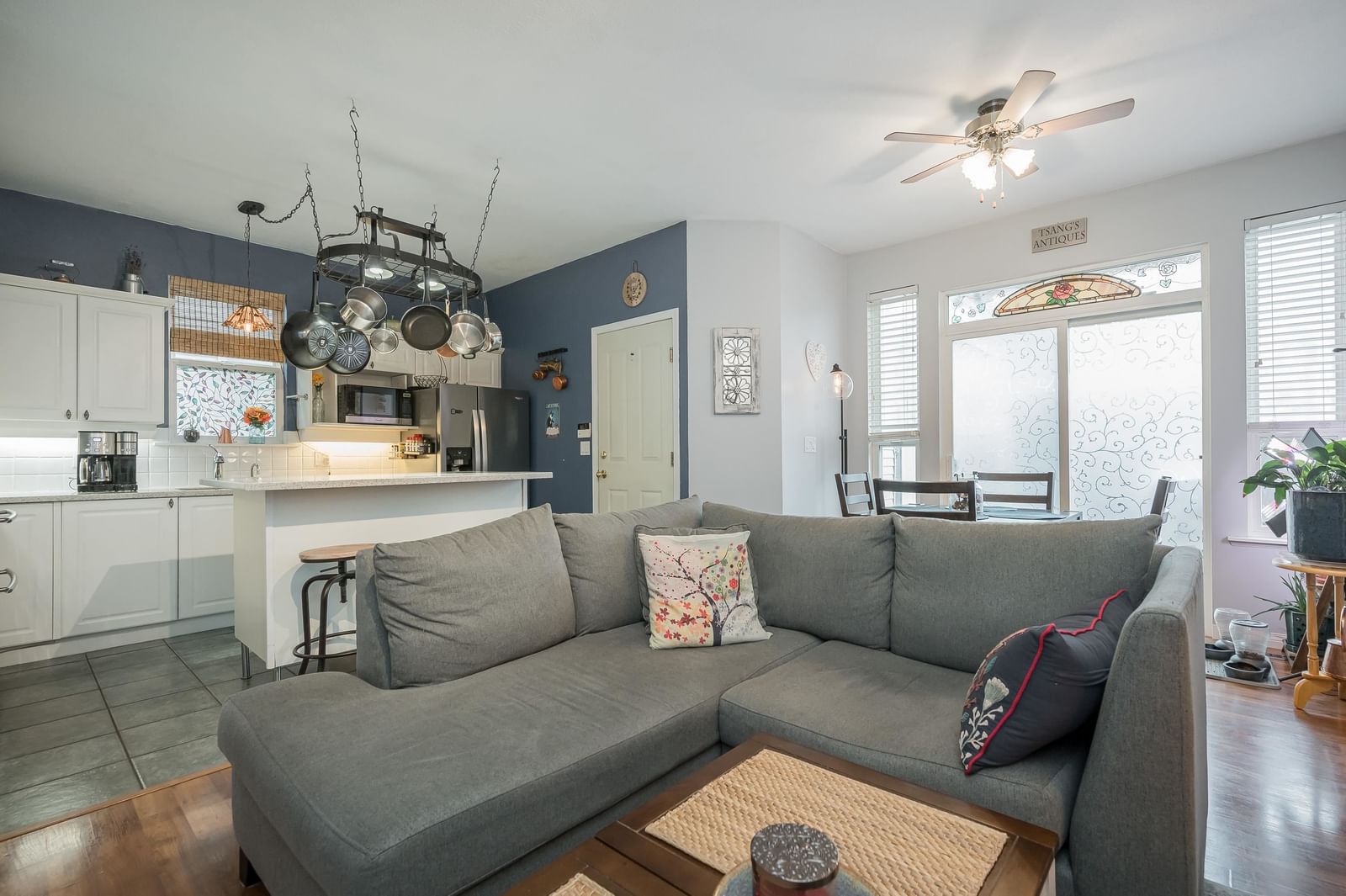 Listing Image 12