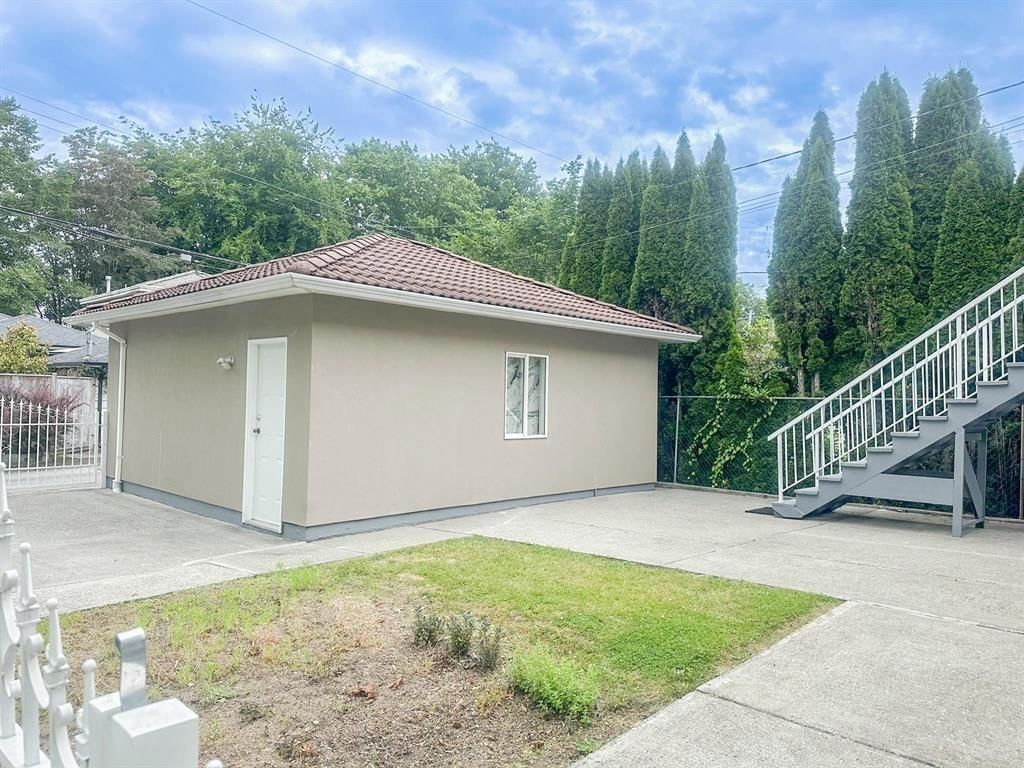 Listing Image 15