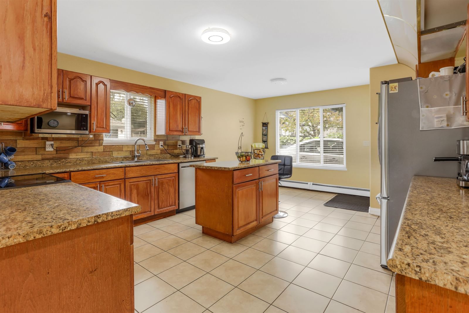Listing Image 11