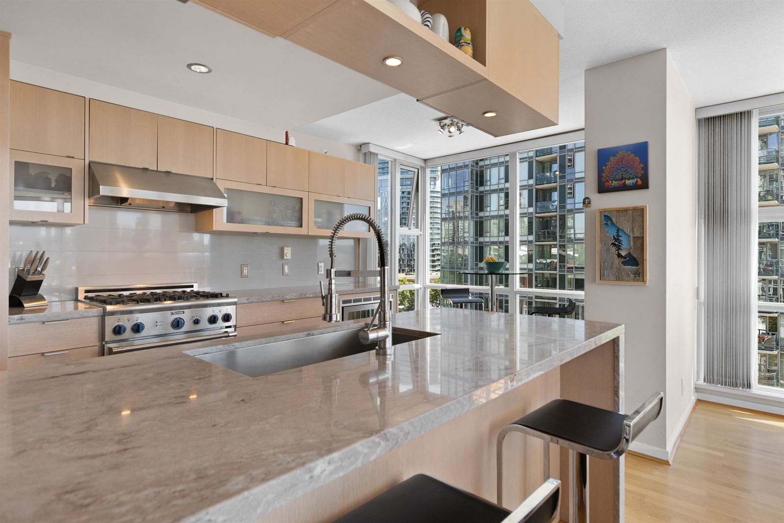 Listing Image 9