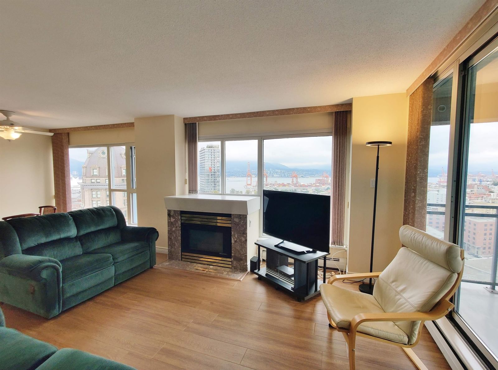 Listing Image 15
