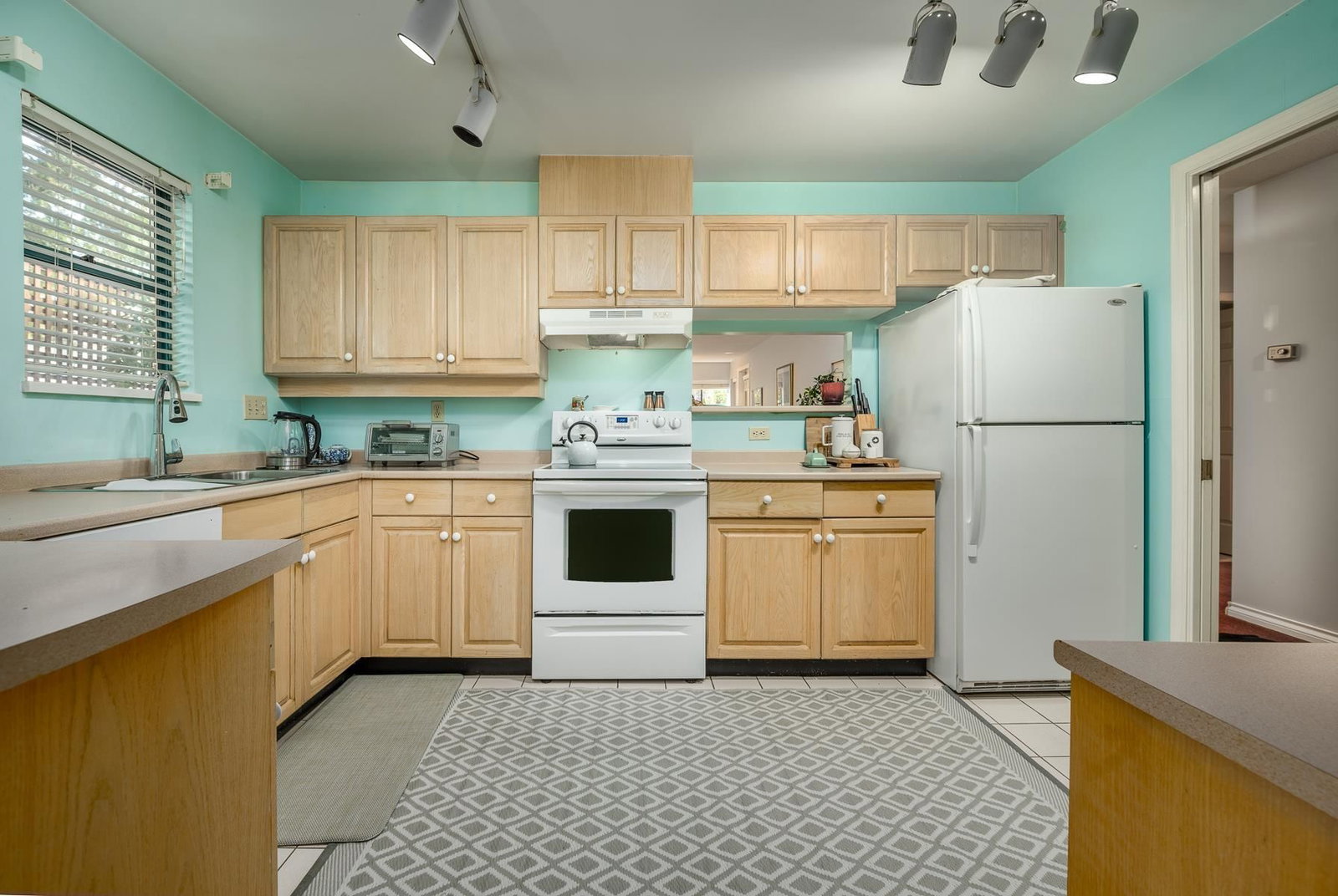 Listing Image 11