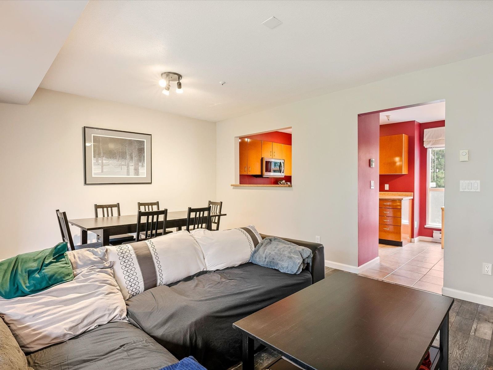 Listing Image 6