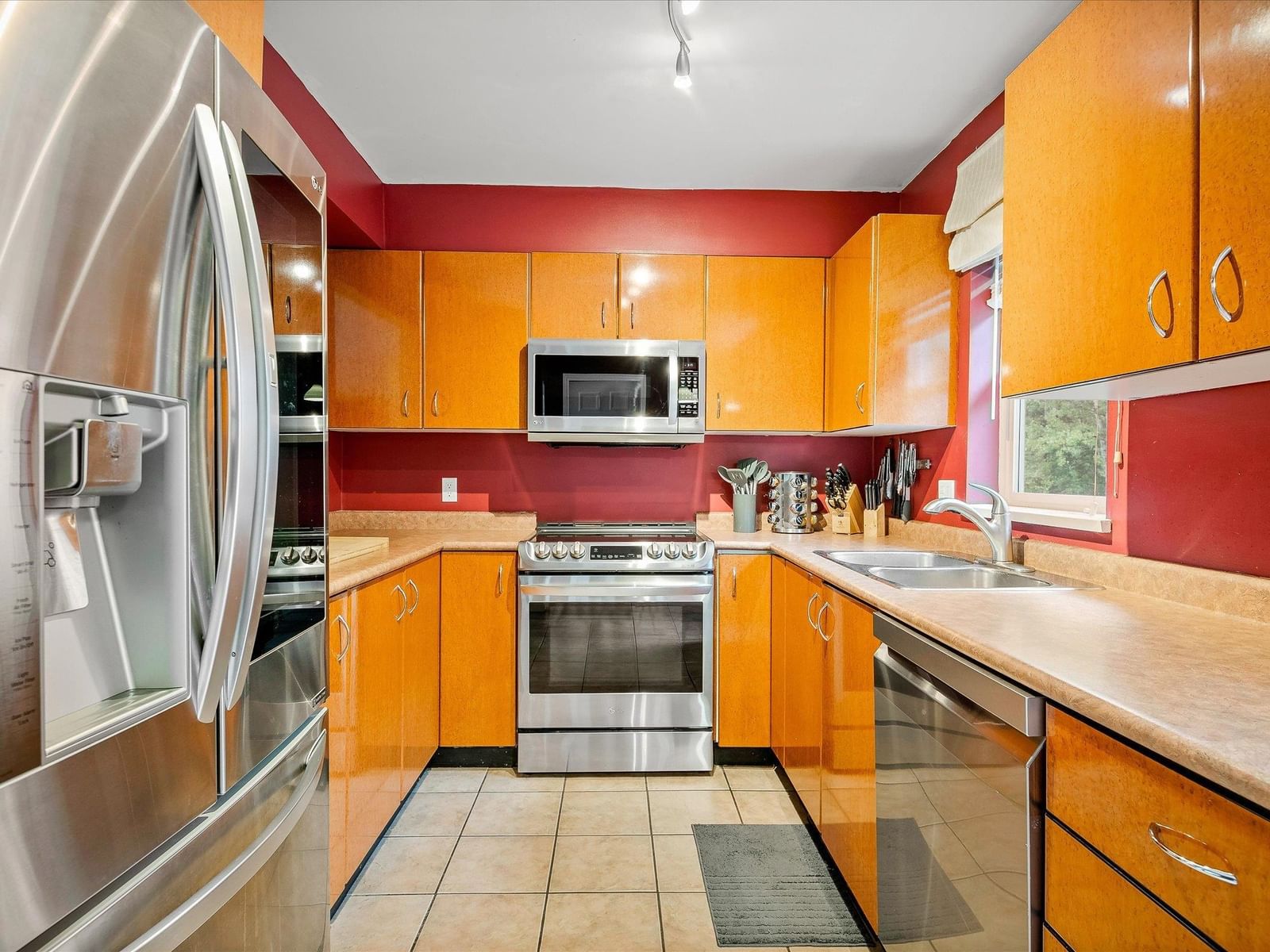 Listing Image 9