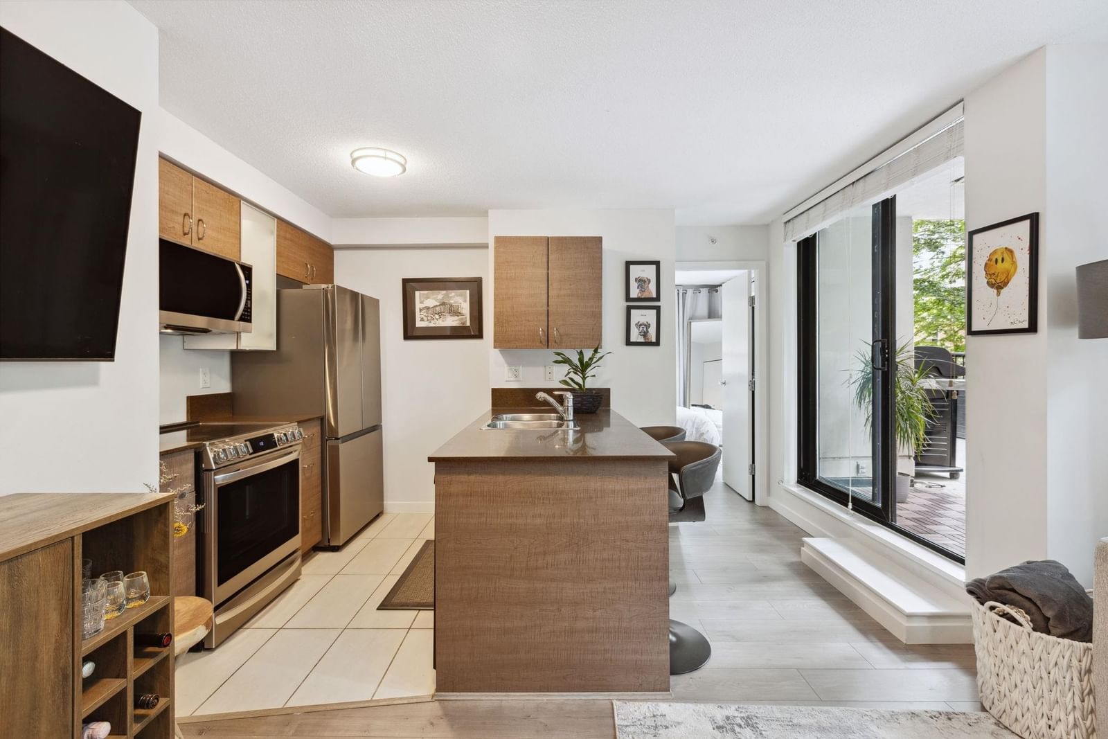 Listing Image 10