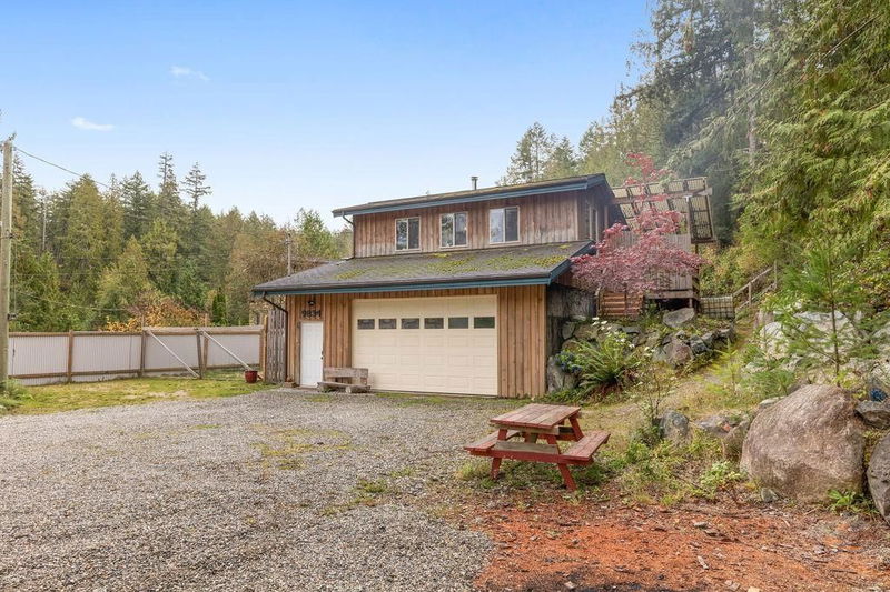 9834 Mckenzie Road, Halfmoon Bay, British Columbia (MLS R2931181)