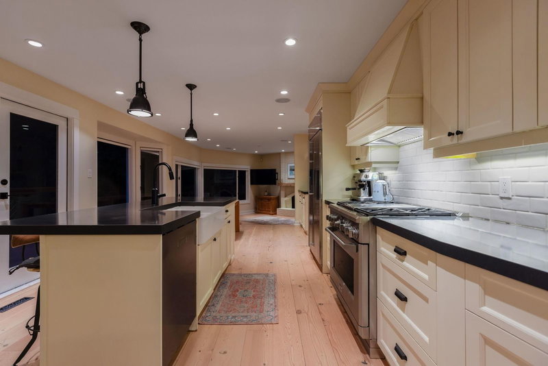 3714 Southridge Place, West Vancouver, V7V 3H8 | Image 3