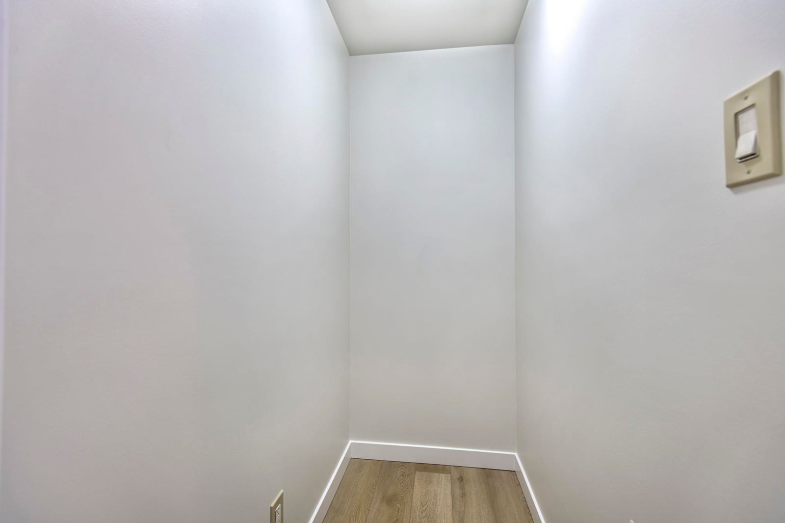 Listing Image 30