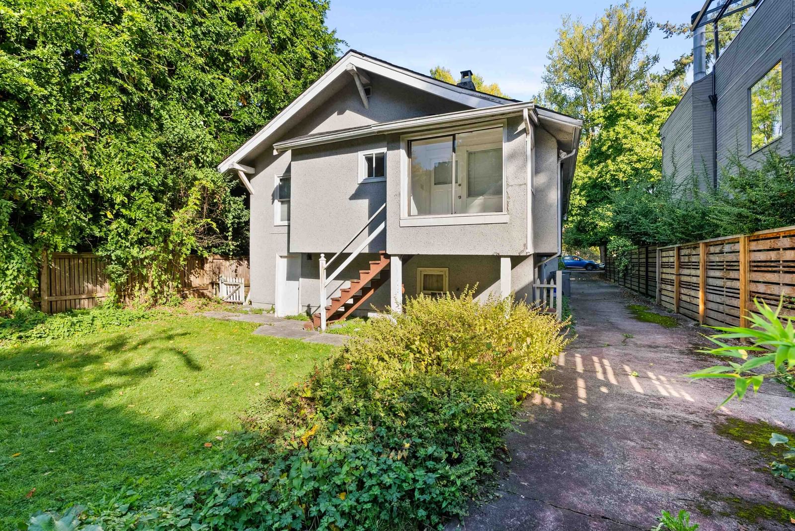 Listing Image 9