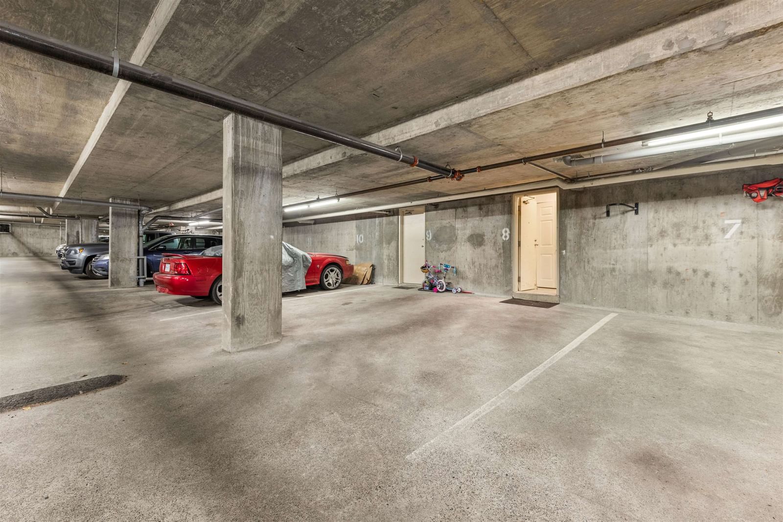 Listing Image 12