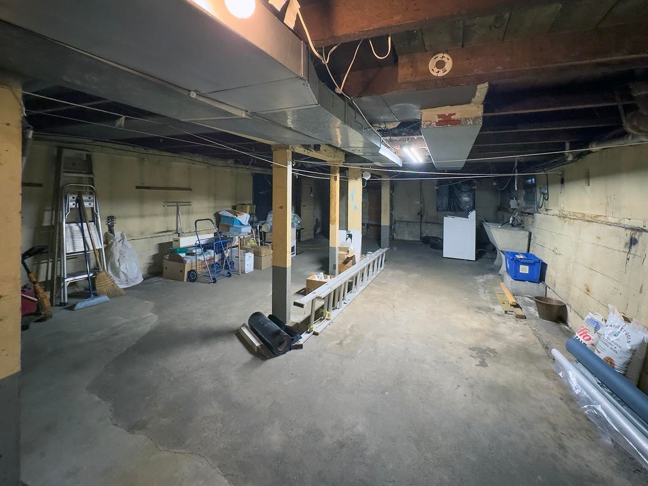 Listing Image 12