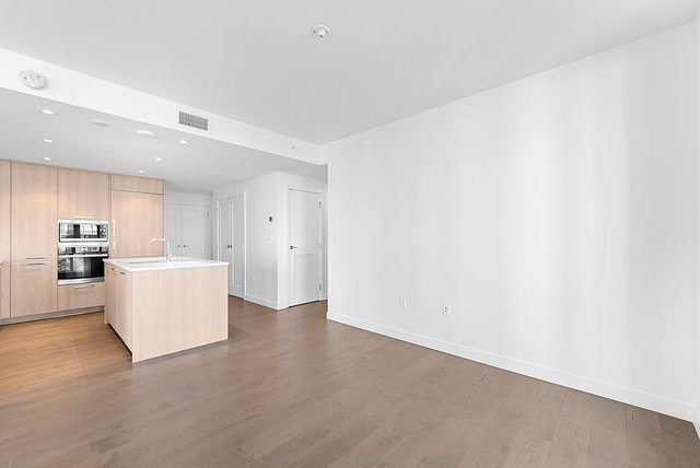 1002 - 3280 Corvette Way