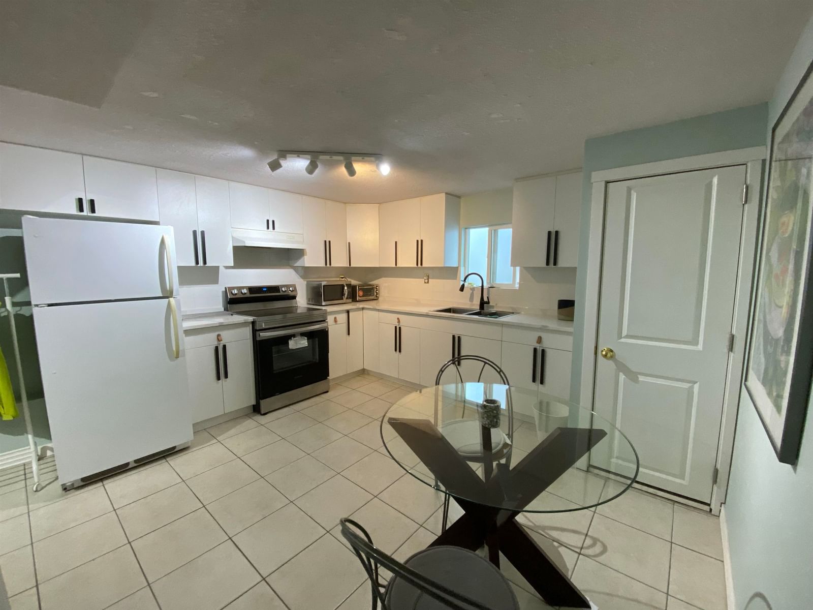 Listing Image 14