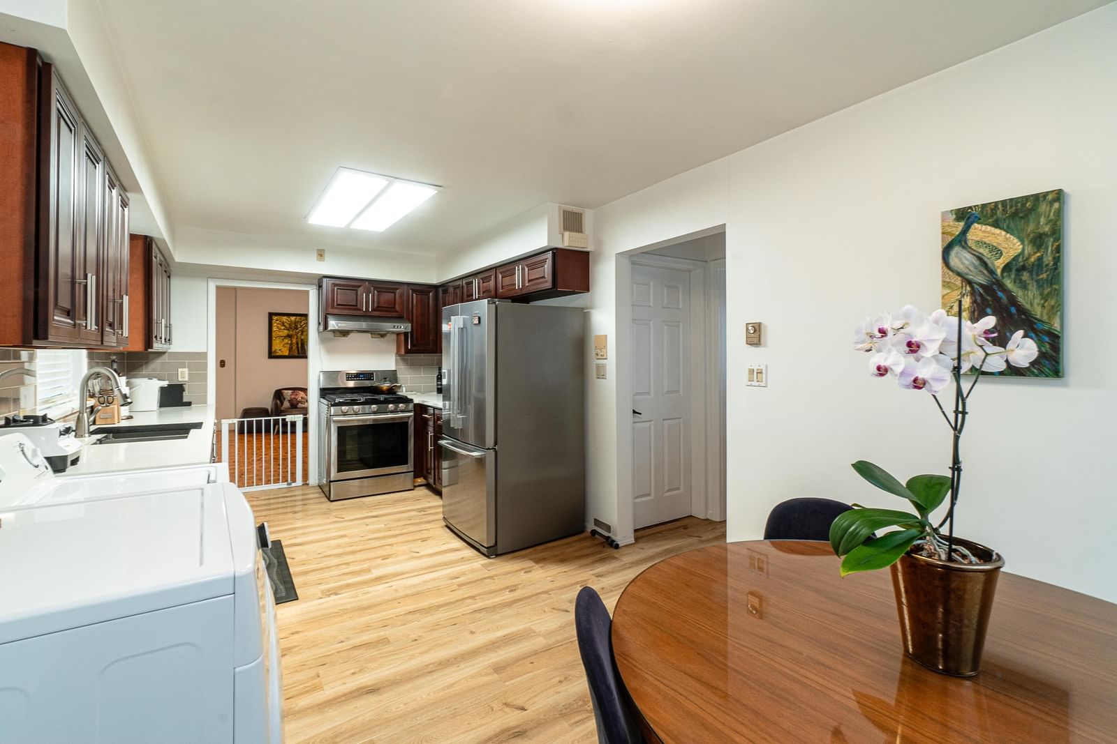Listing Image 12