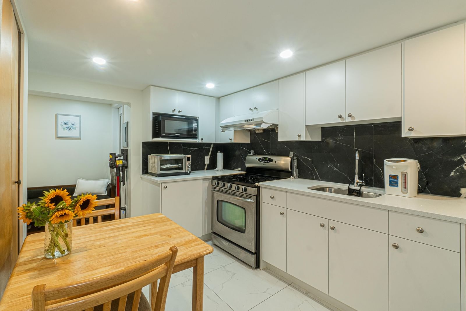 Listing Image 18