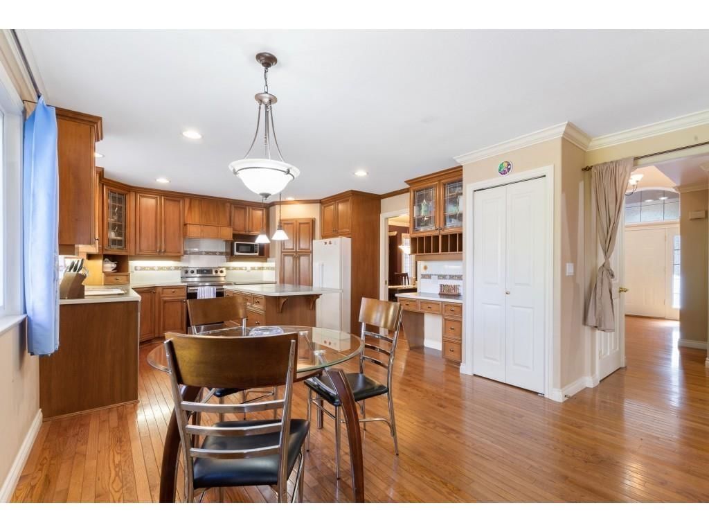 Listing Image 16