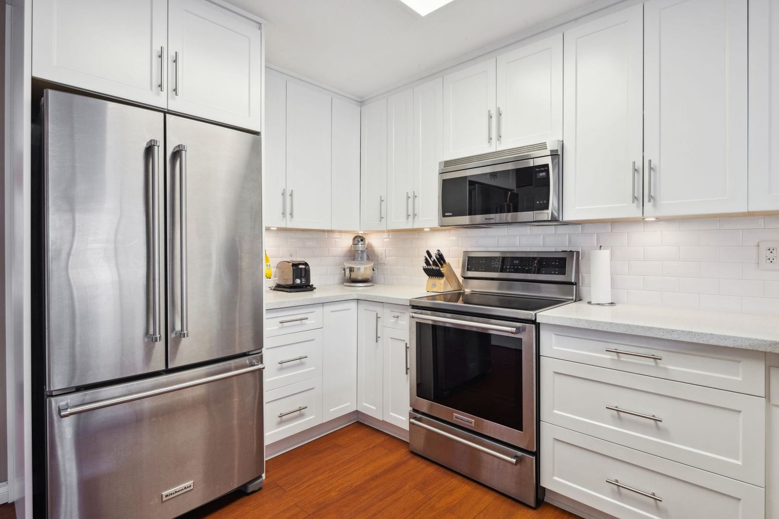 Listing Image 13