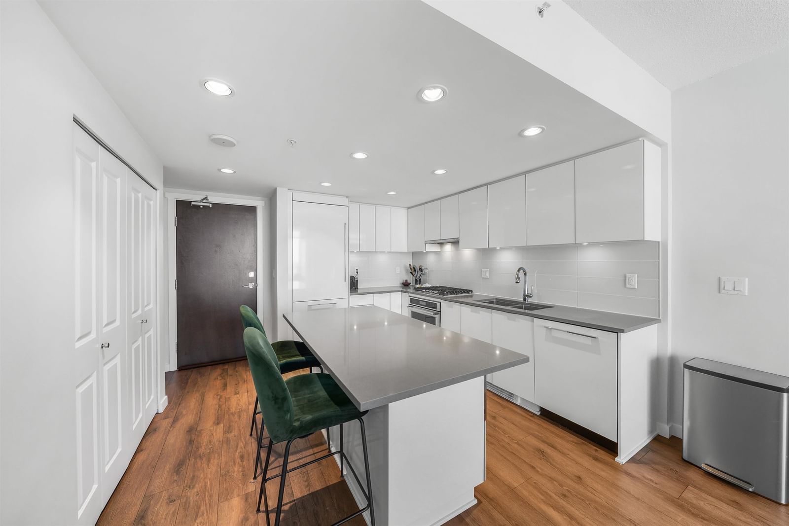 Listing Image 21