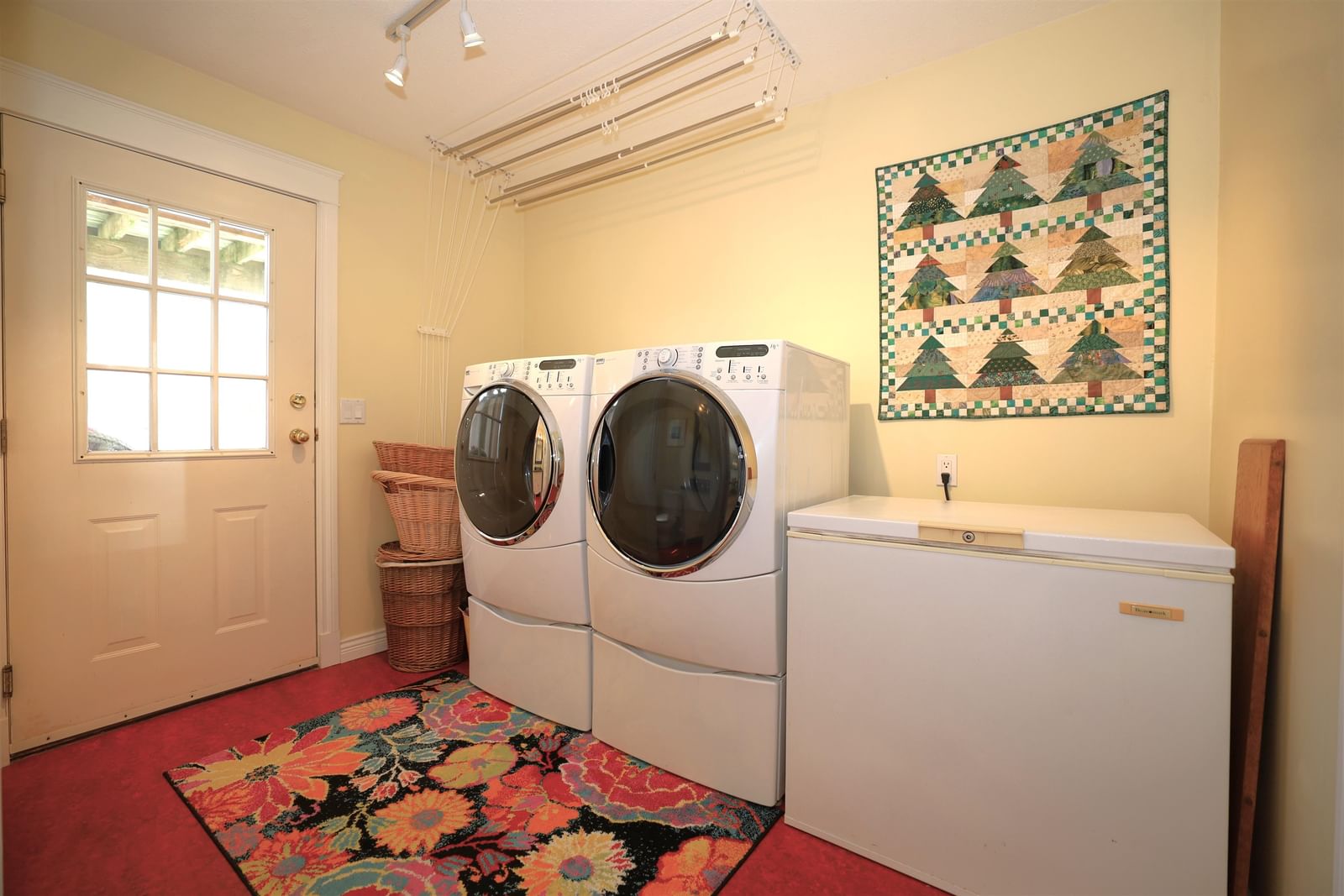 Listing Image 11