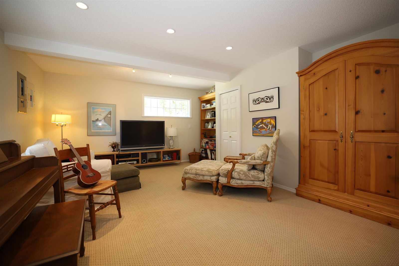 Listing Image 14