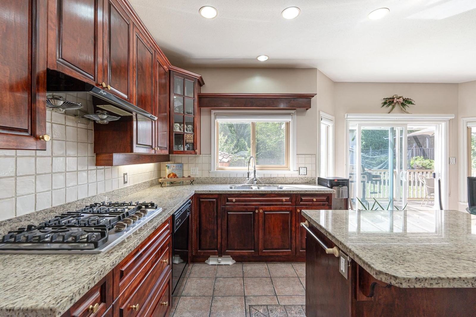 Listing Image 11
