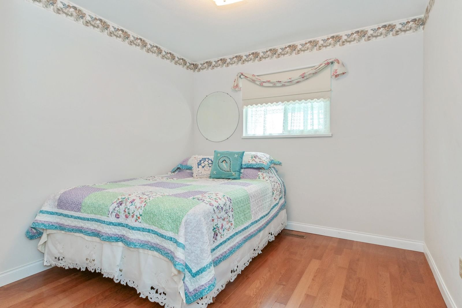 Listing Image 19