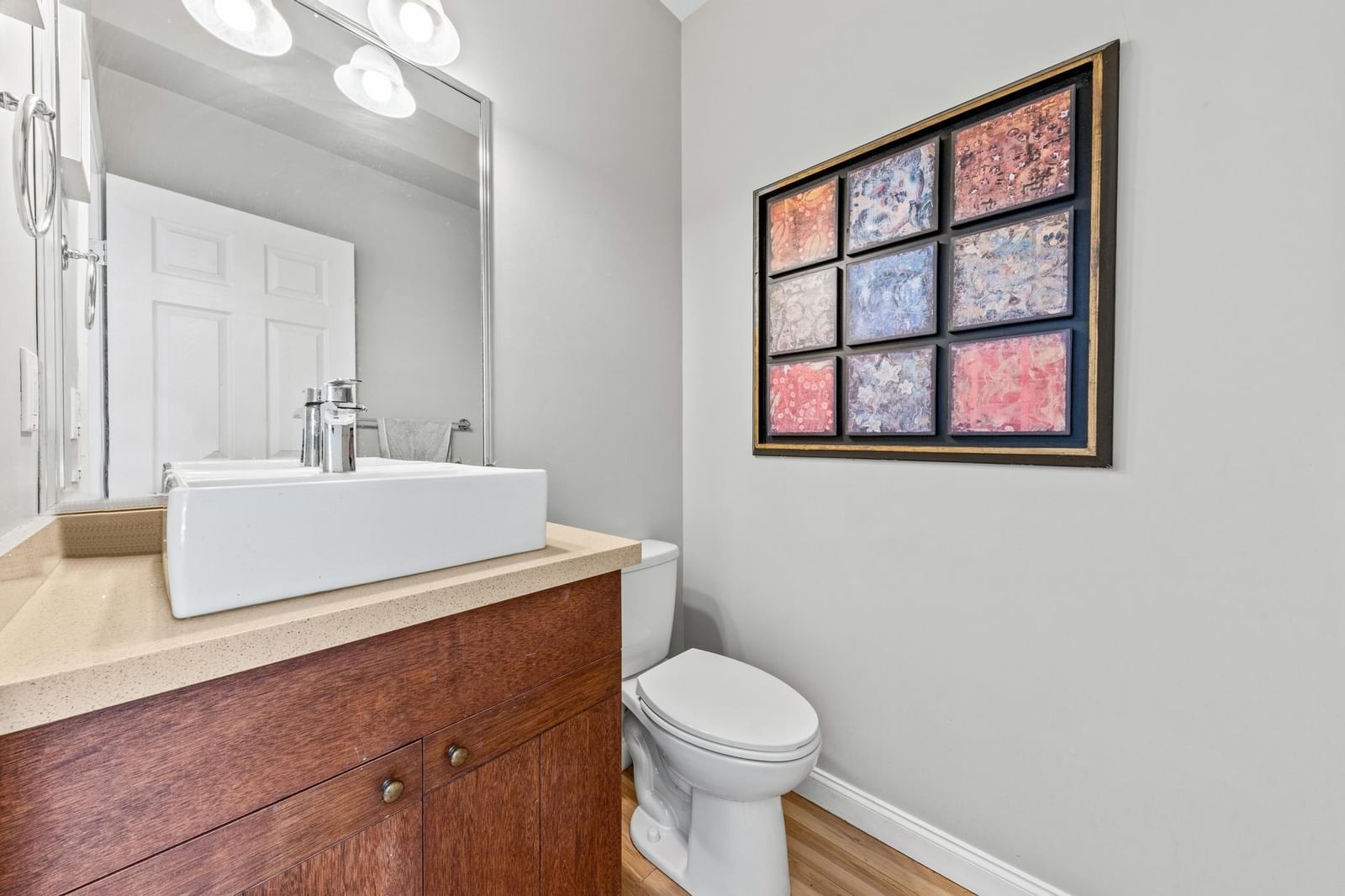 Listing Image 9