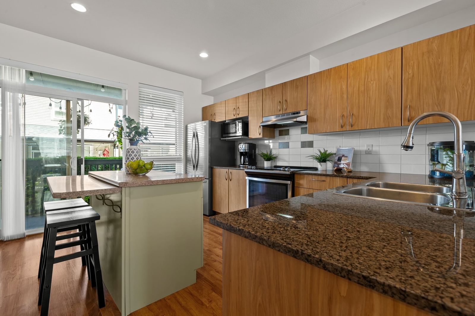 Listing Image 15