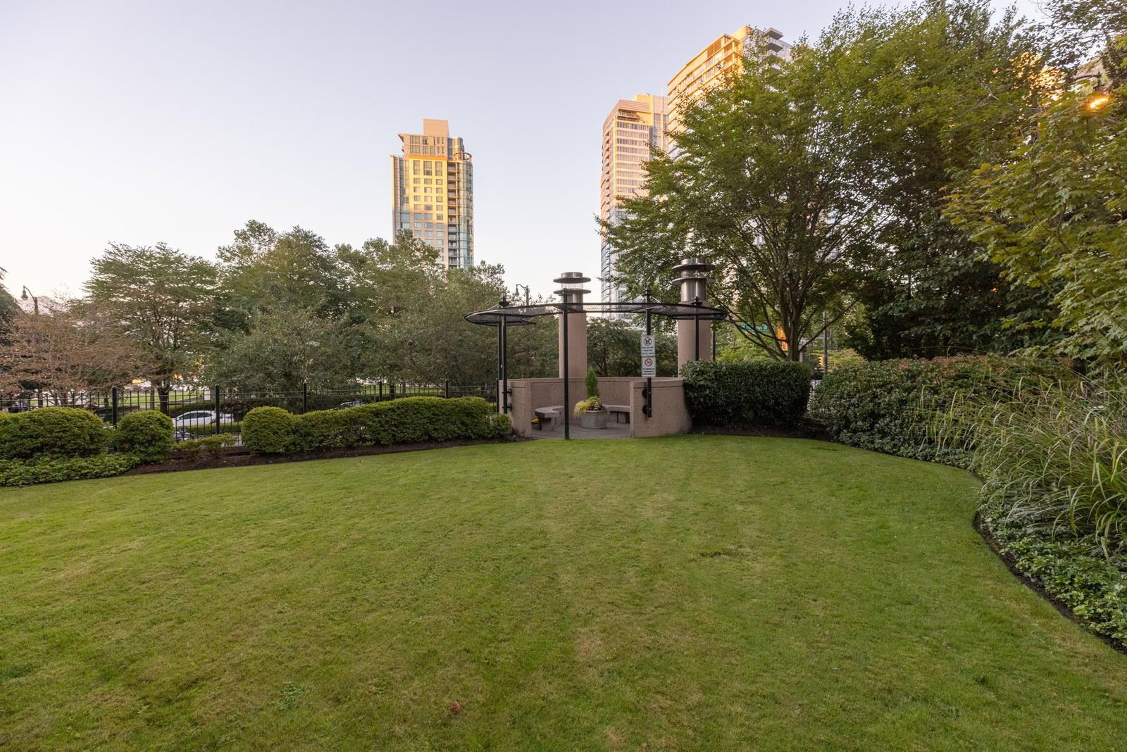 Listing Image 18