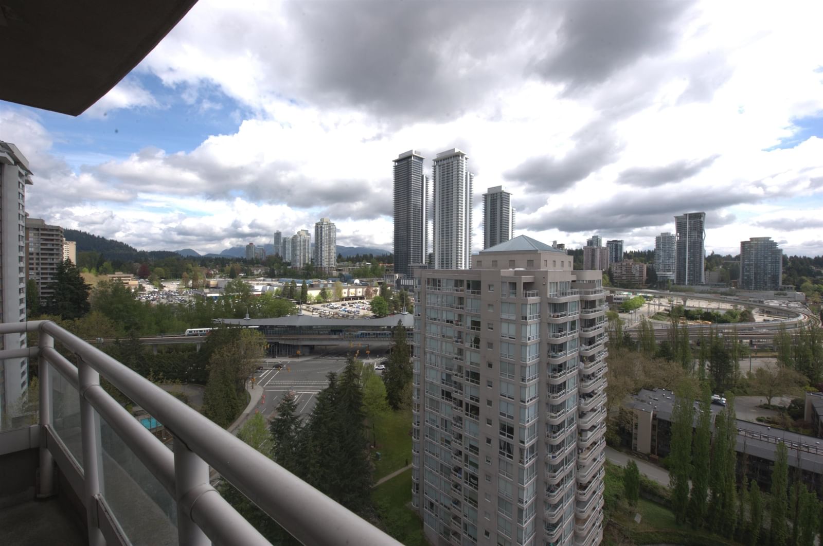 Listing Image 8