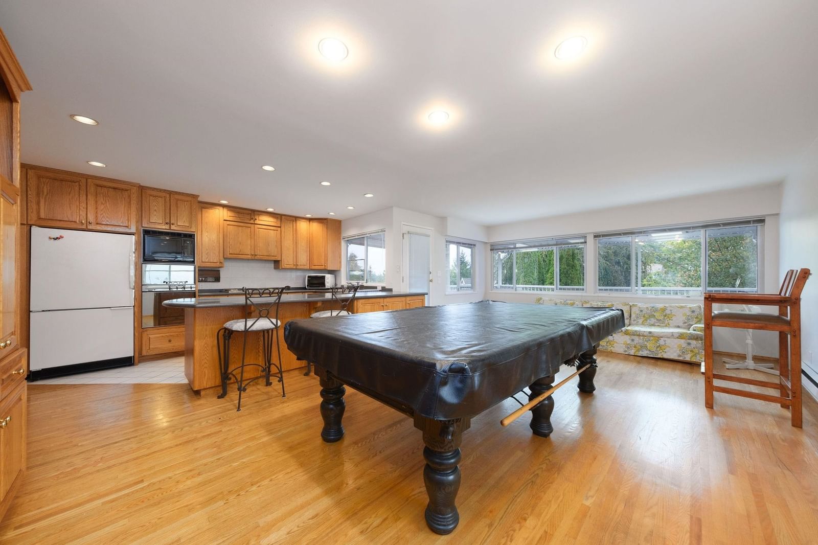 Listing Image 12