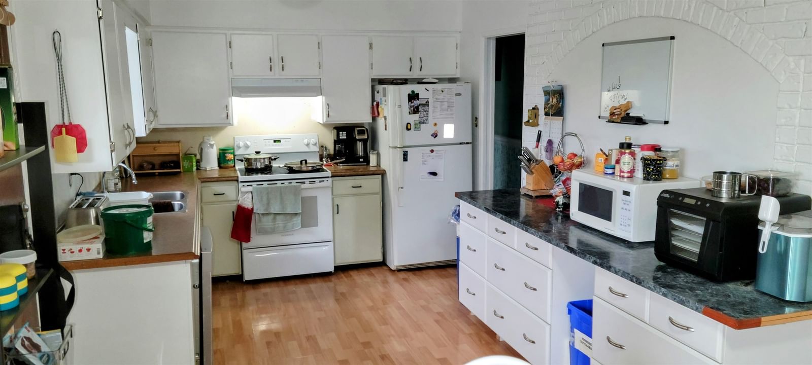 Listing Image 4