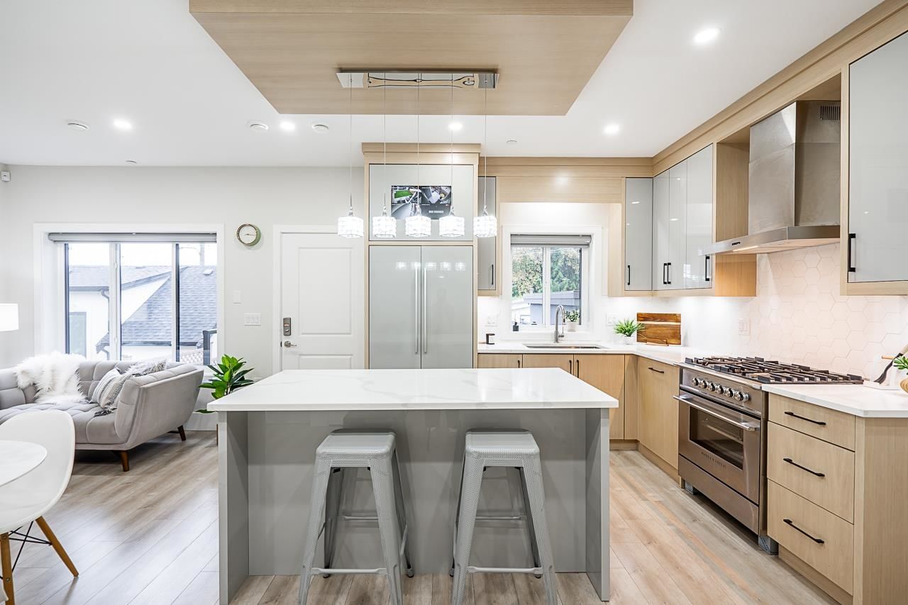 Listing Image 11