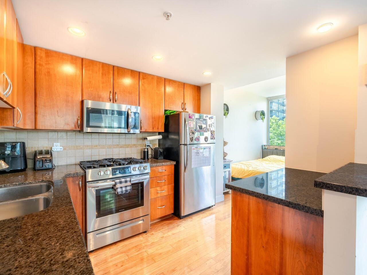 Listing Image 11