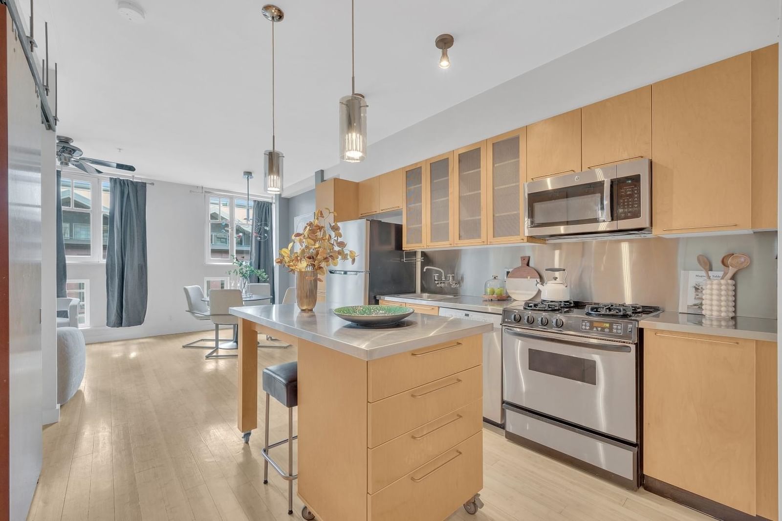 Listing Image 9