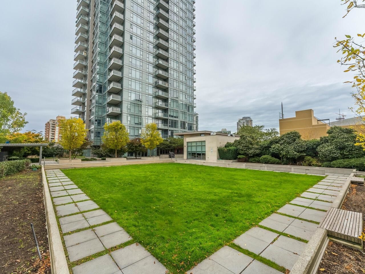 Listing Image 16