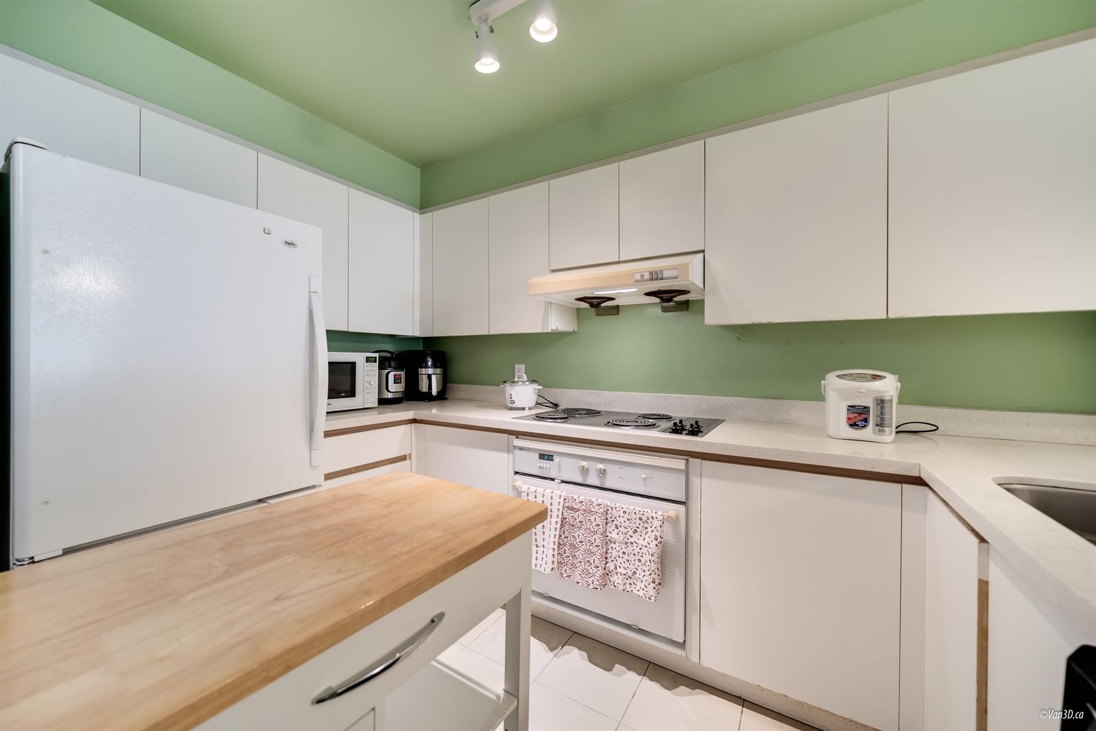 Listing Image 11