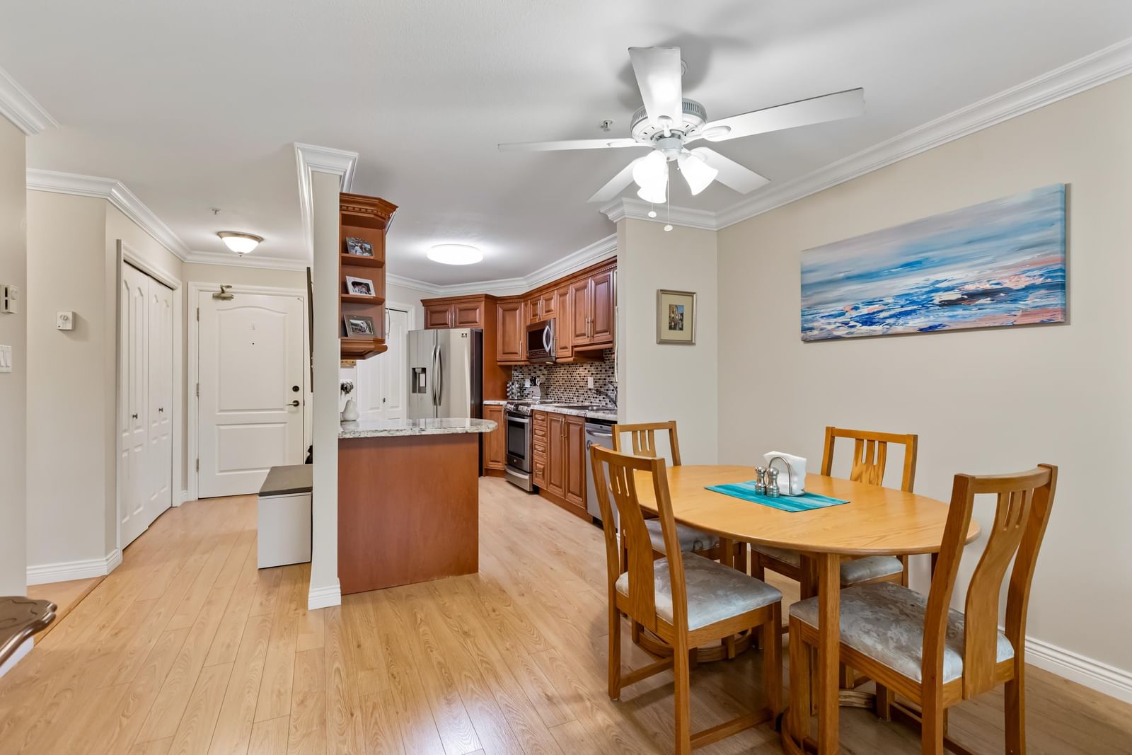 Listing Image 8