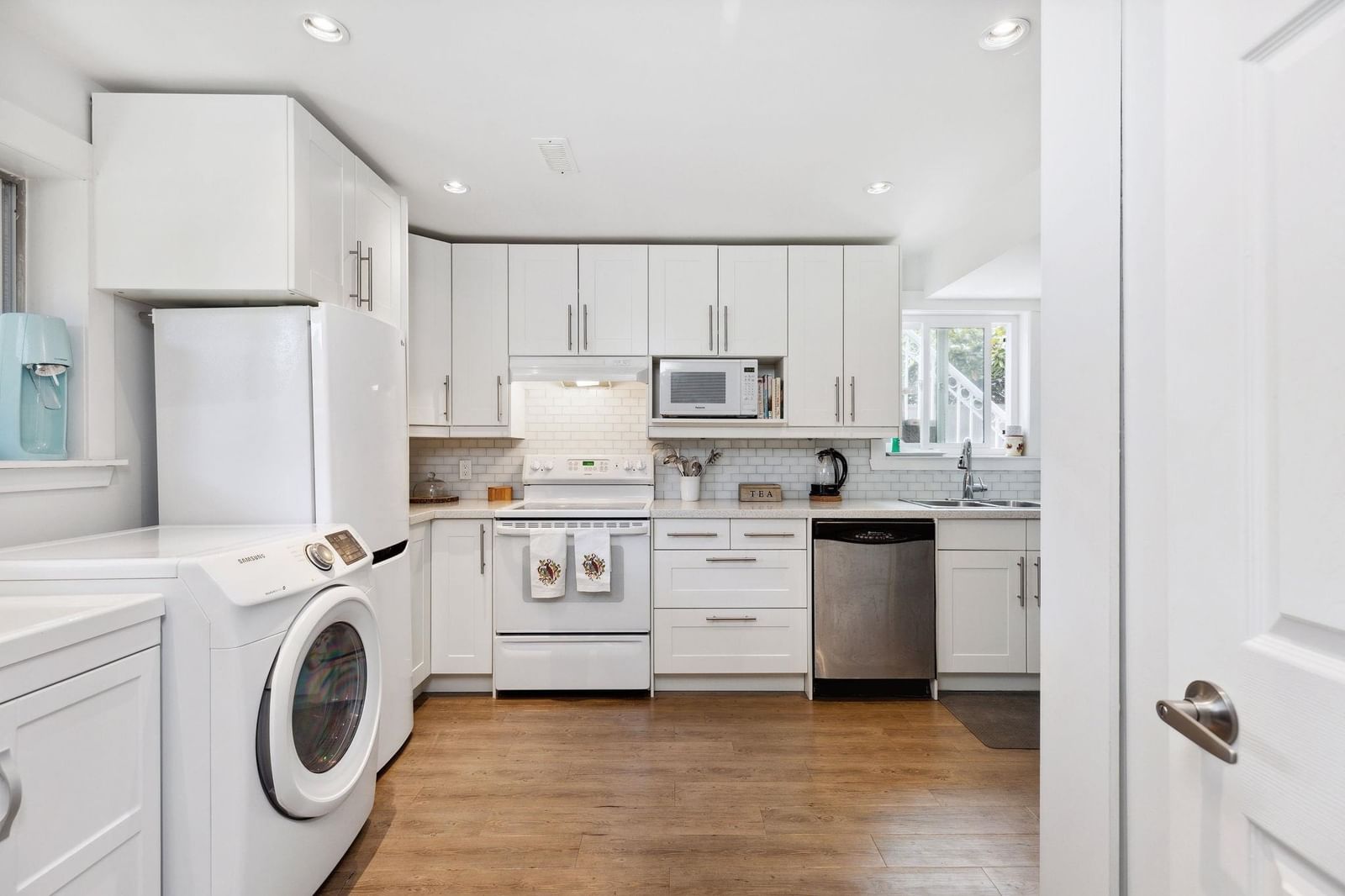 Listing Image 10