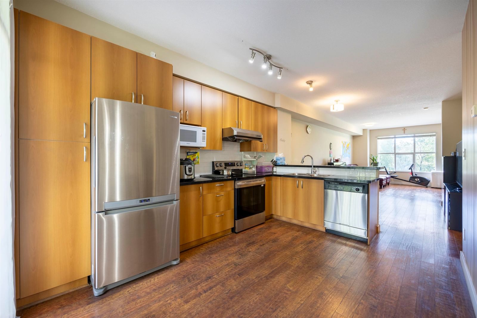 Listing Image 15