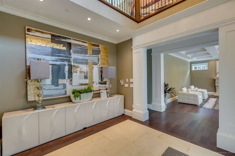 3918 Southridge Avenue, West Vancouver, V7V 3J1 | Image 2