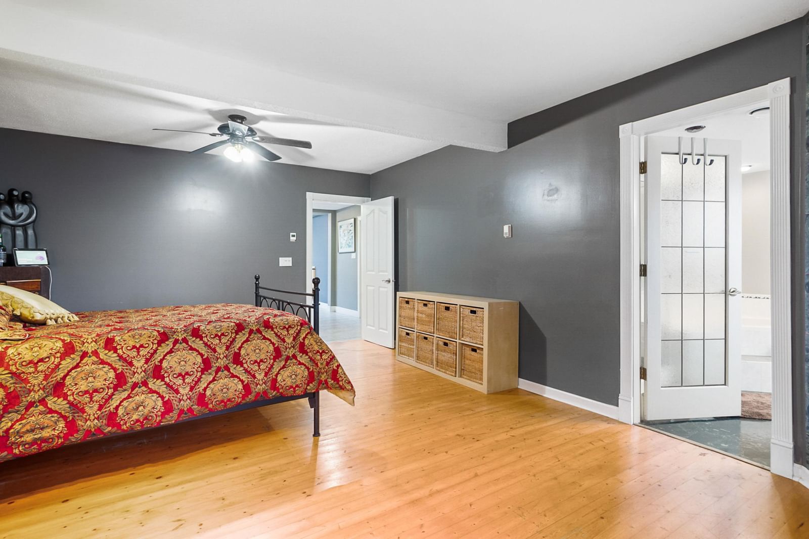 Listing Image 18