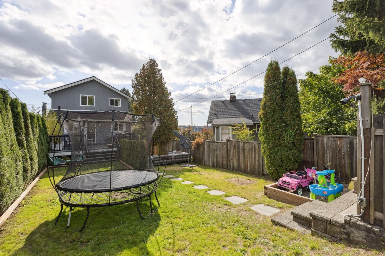 Listing Image 9