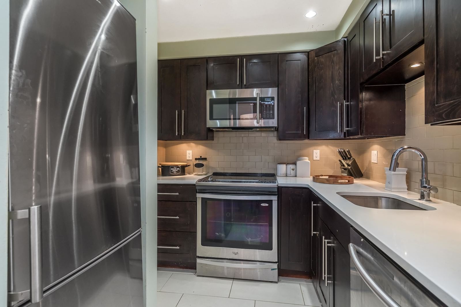 Listing Image 19